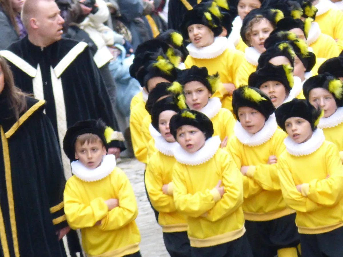 Reportage photo du folklore montois : célébration du Doudou à Mons.