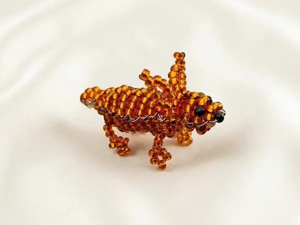 Petit lapin en perles de rocailles